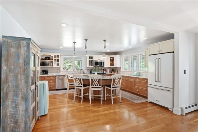 115 Sohier St, Cohasset, MA 02025