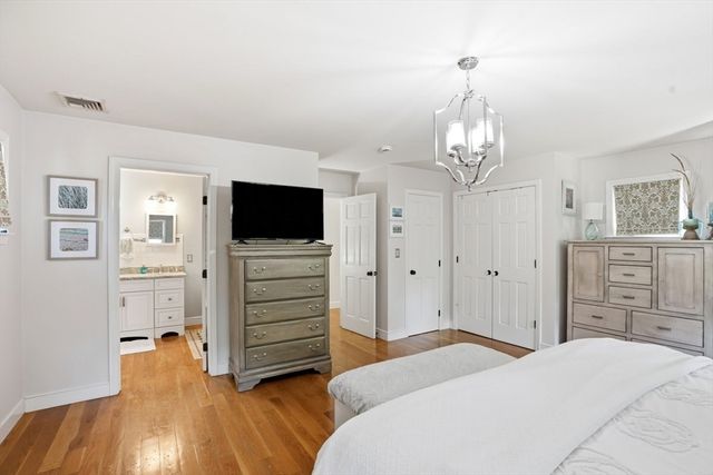 115 Sohier St, Cohasset, MA 02025