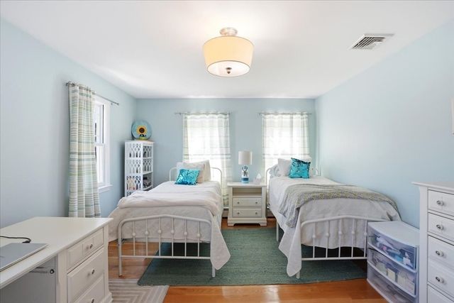 115 Sohier St, Cohasset, MA 02025