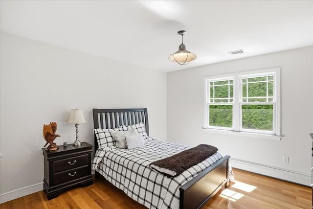 115 Sohier St, Cohasset, MA 02025