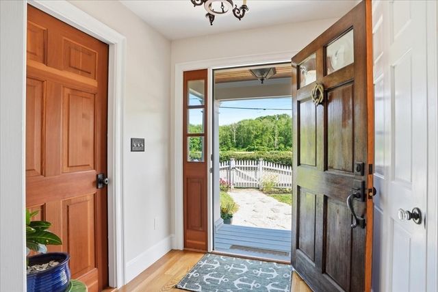 115 Sohier St, Cohasset, MA 02025