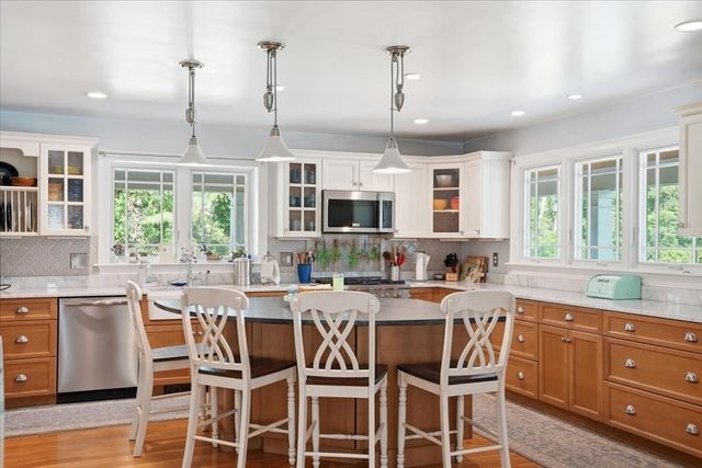 115 Sohier St, Cohasset, MA 02025