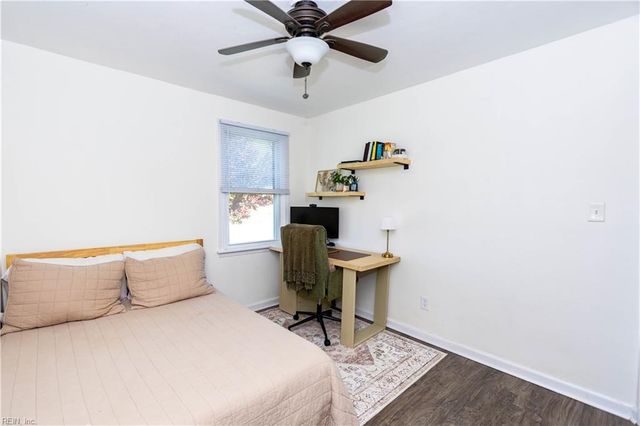 17 Warner RD, Hampton, VA 23666