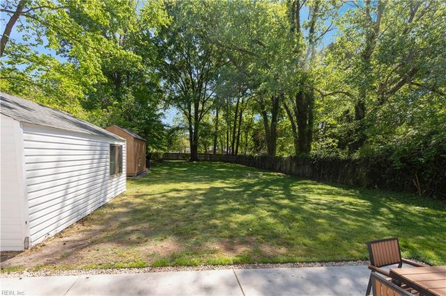 17 Warner RD, Hampton, VA 23666