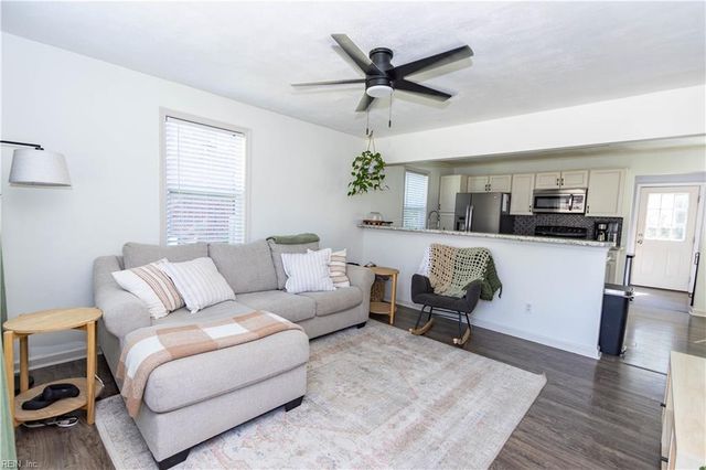 17 Warner RD, Hampton, VA 23666