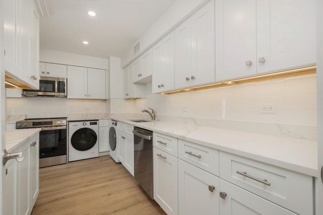 389 S Lake Drive 3h, Palm Beach, FL 33480