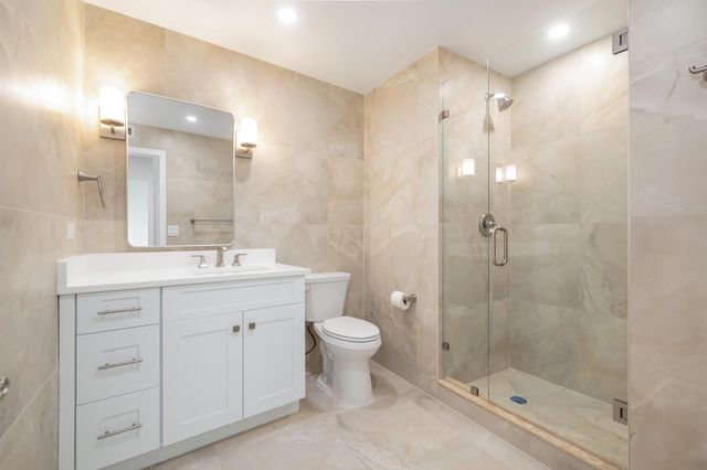 389 S Lake Drive 3h, Palm Beach, FL 33480