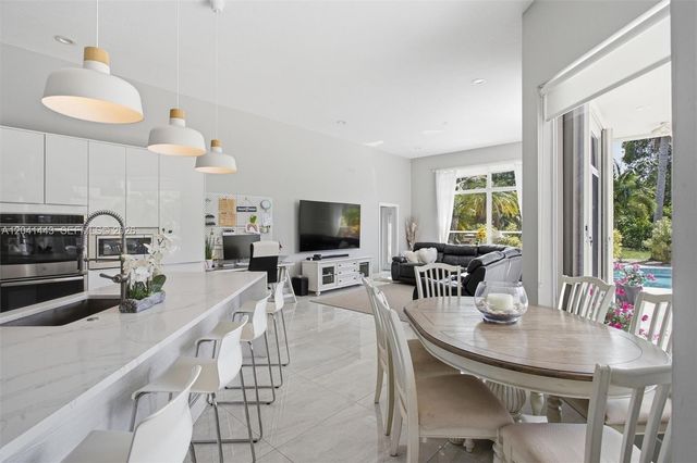 241 Fairmont Way, Weston, FL 33326