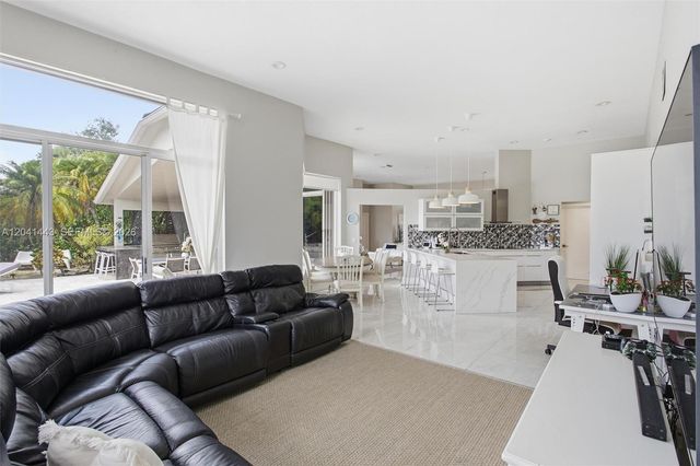 241 Fairmont Way, Weston, FL 33326