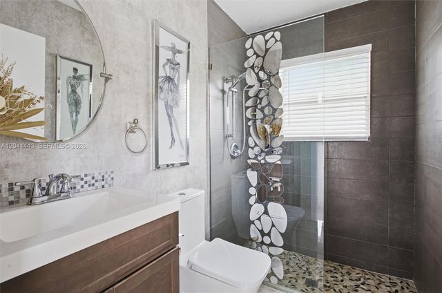 241 Fairmont Way, Weston, FL 33326