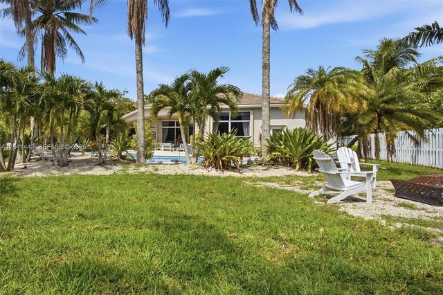 241 Fairmont Way, Weston, FL 33326