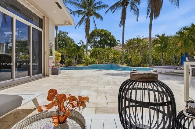 241 Fairmont Way, Weston, FL 33326