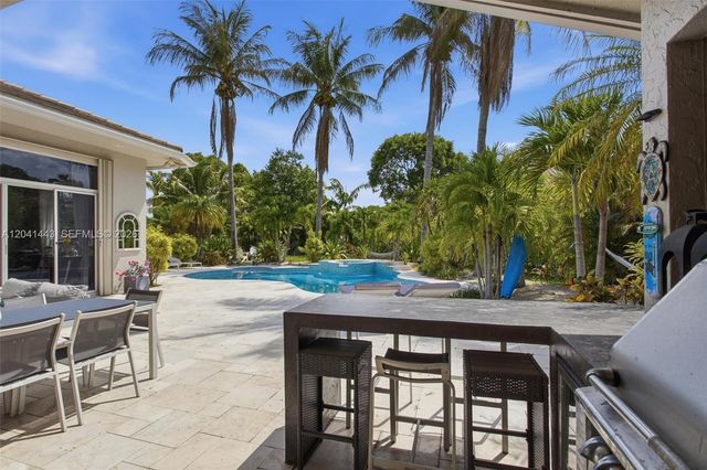 241 Fairmont Way, Weston, FL 33326
