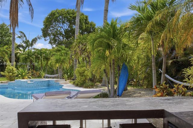 241 Fairmont Way, Weston, FL 33326