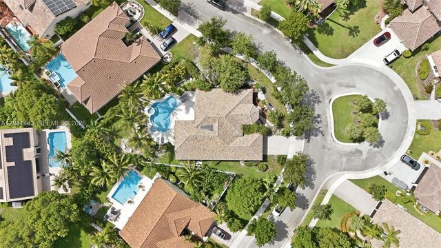 241 Fairmont Way, Weston, FL 33326