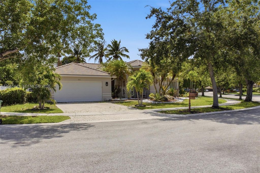 241 Fairmont Way, Weston, FL 33326