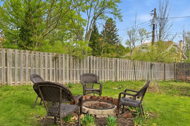 321 S Taylor Street, New Buffalo, MI 49117