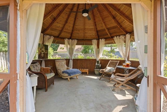 321 S Taylor Street, New Buffalo, MI 49117