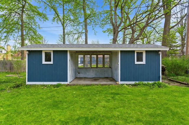 321 S Taylor Street, New Buffalo, MI 49117