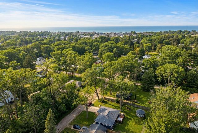 321 S Taylor Street, New Buffalo, MI 49117