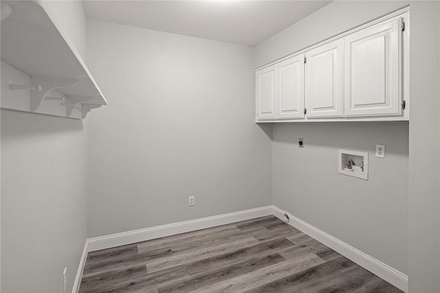 6 Swanage Drive, Bella Vista, AR 72715