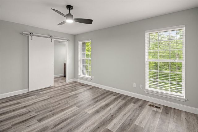 6 Swanage Drive, Bella Vista, AR 72715
