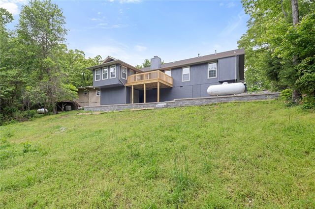 6 Swanage Drive, Bella Vista, AR 72715