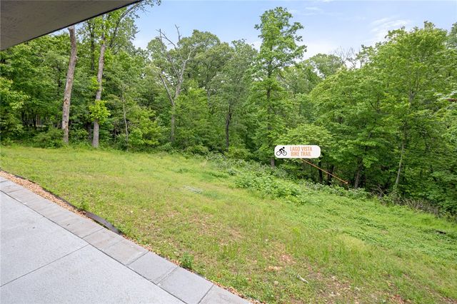 6 Swanage Drive, Bella Vista, AR 72715
