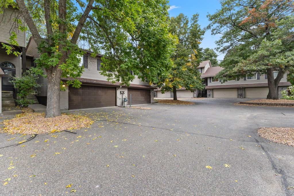 109 South Drive E, Circle Pines, MN 55014 — photo 4