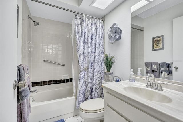 2231 LARK CIRCLE E F, Palm Harbor, FL 34684