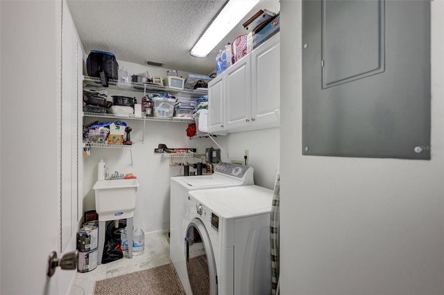 2231 LARK CIRCLE E F, Palm Harbor, FL 34684