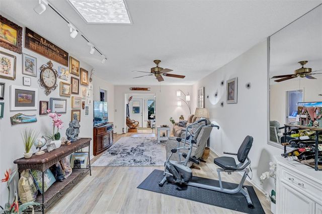 2231 LARK CIRCLE E F, Palm Harbor, FL 34684