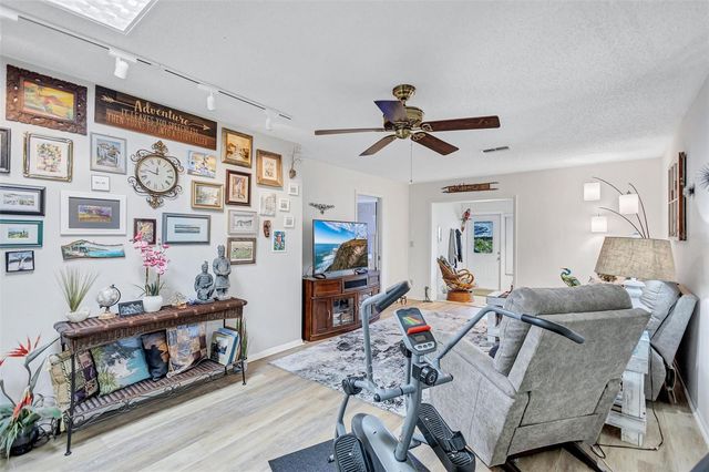 2231 LARK CIRCLE E F, Palm Harbor, FL 34684