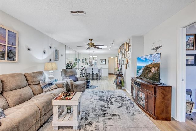 2231 LARK CIRCLE E F, Palm Harbor, FL 34684