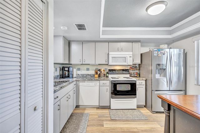 2231 LARK CIRCLE E F, Palm Harbor, FL 34684