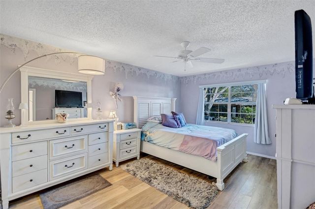 2231 LARK CIRCLE E F, Palm Harbor, FL 34684