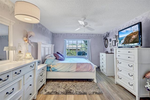 2231 LARK CIRCLE E F, Palm Harbor, FL 34684