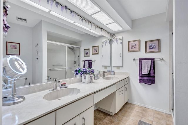 2231 LARK CIRCLE E F, Palm Harbor, FL 34684