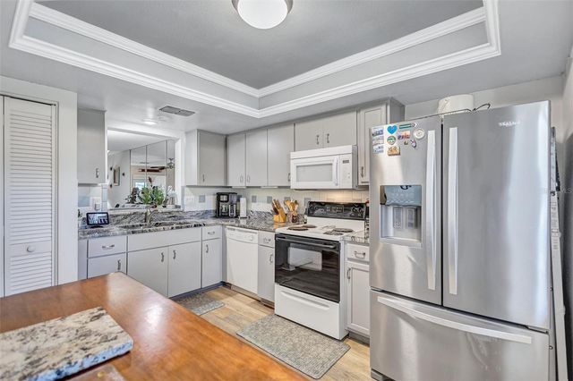 2231 LARK CIRCLE E F, Palm Harbor, FL 34684