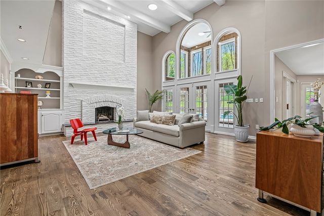 609 Lincoln Rd., Bradford Woods, PA 15015