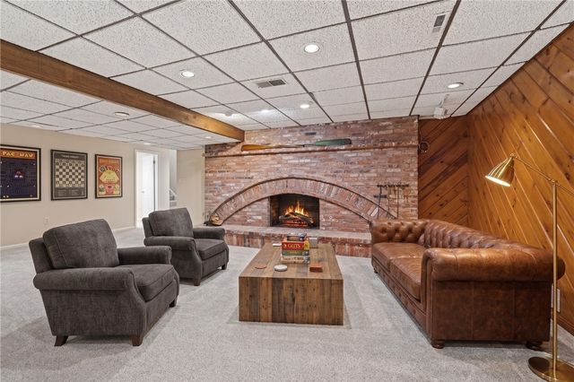 609 Lincoln Rd., Bradford Woods, PA 15015