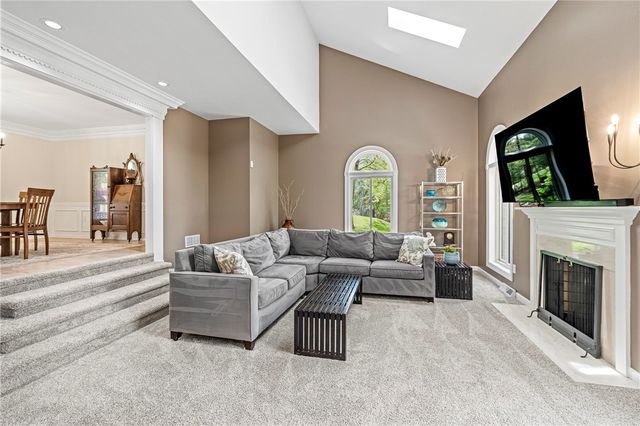 609 Lincoln Rd., Bradford Woods, PA 15015