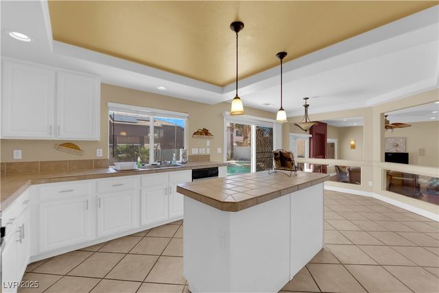 9852 Snowy Canyon Court, Las Vegas, NV 89183