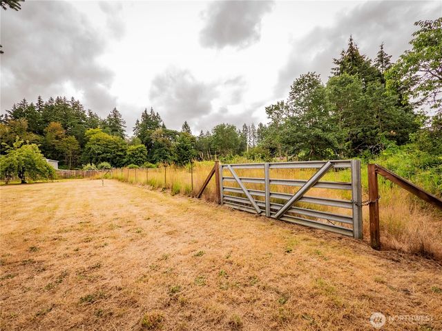 8903 336th Street S, Roy, WA 98580