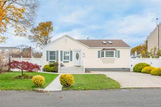 1568 7th Street, West Babylon, NY 11704