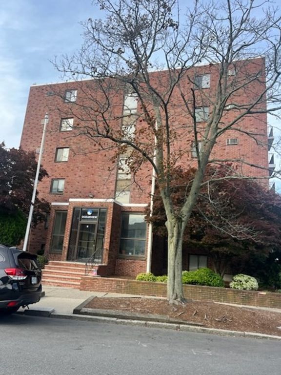 95 Nahant Streeet 16, Lynn, MA 01902