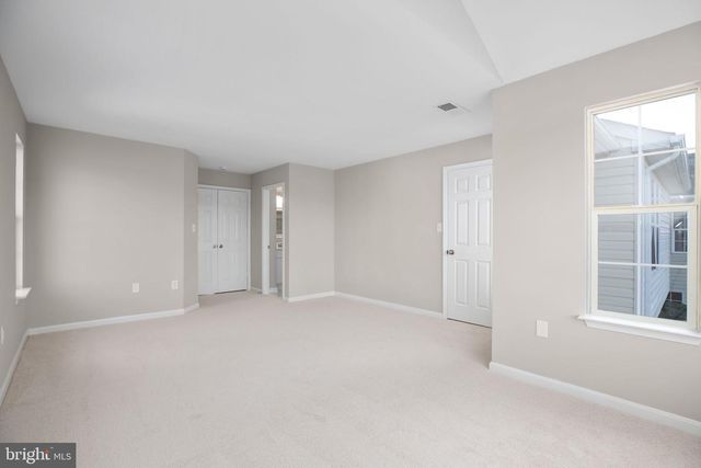 10260 MAGNOLIA GROVE DR, Manassas, VA 20110