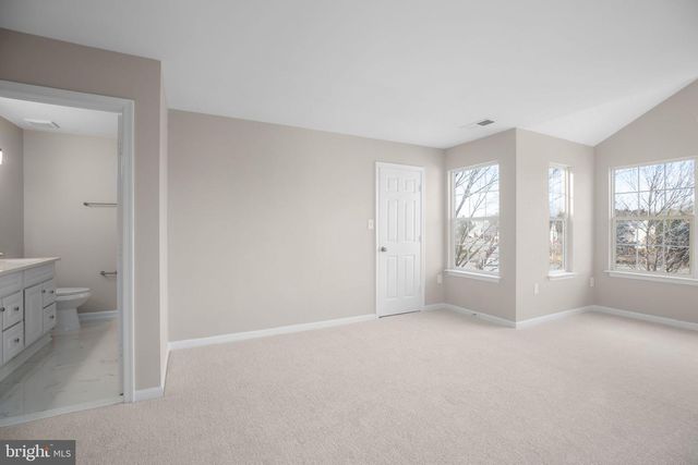 10260 MAGNOLIA GROVE DR, Manassas, VA 20110