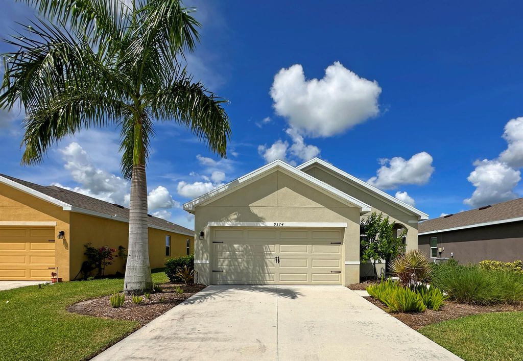 9374 SW Ligorio Way, Port St Lucie, FL 34987