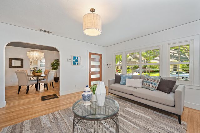 2509 8th Ave, Sacramento, CA 95818